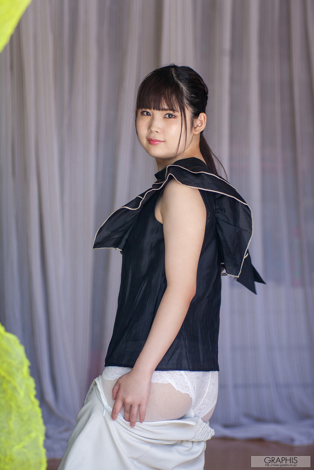 Hikari Tsukino 月野星, [Graphis] First Gravure Vol.03