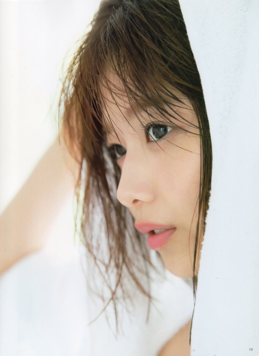 Risa Watanabe 渡邉理佐, FRIDAY WHITE 2019.01.14