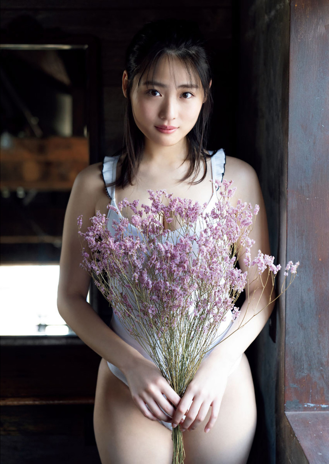 Momoka Ishida 石田桃香, Big Comic Spirits 2021 No.08 (ビッグコミックスピリッツ 2021年8号)