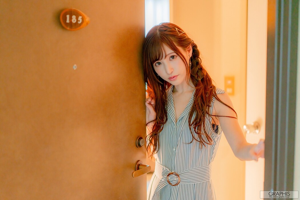 Moe Amatsuka 天使もえ, [Graphis] Gals 「HONEY」 Vol.04 Cover Photo