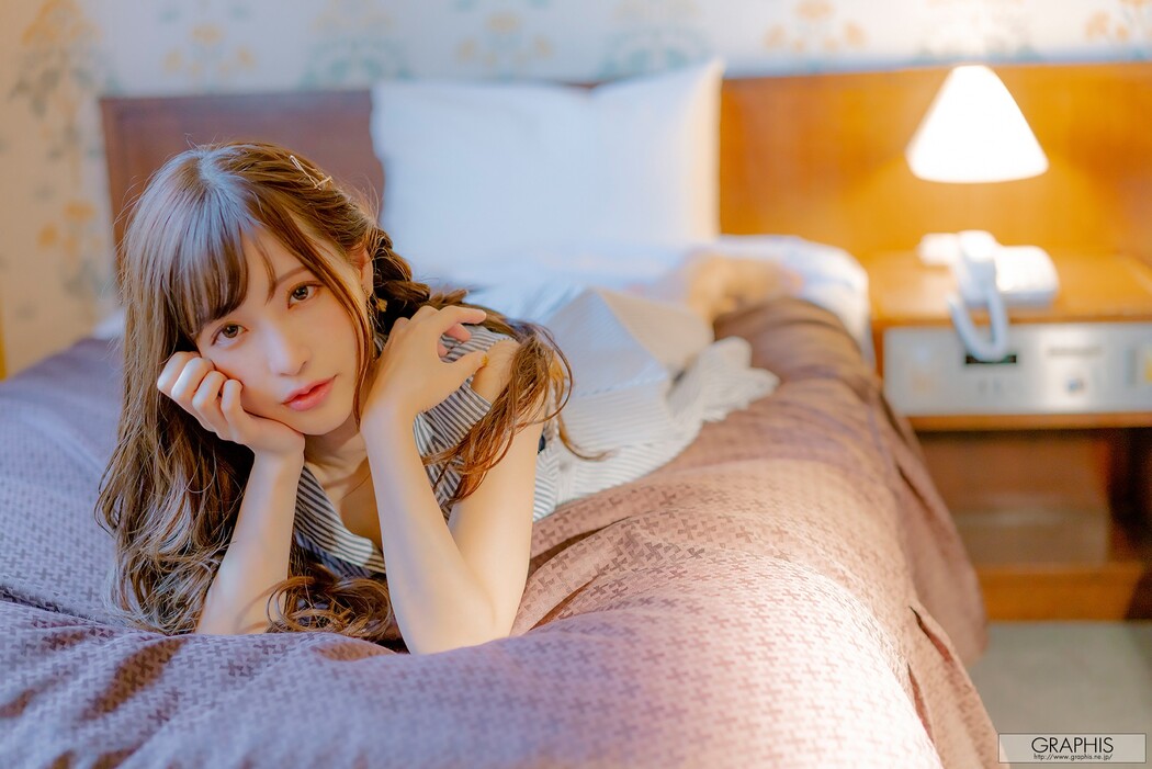 Moe Amatsuka 天使もえ, [Graphis] Gals 「HONEY」 Vol.04
