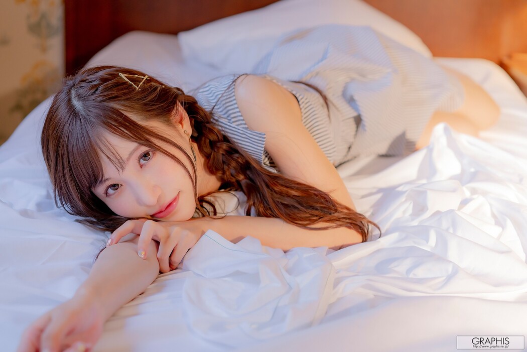 Moe Amatsuka 天使もえ, [Graphis] Gals 「HONEY」 Vol.04