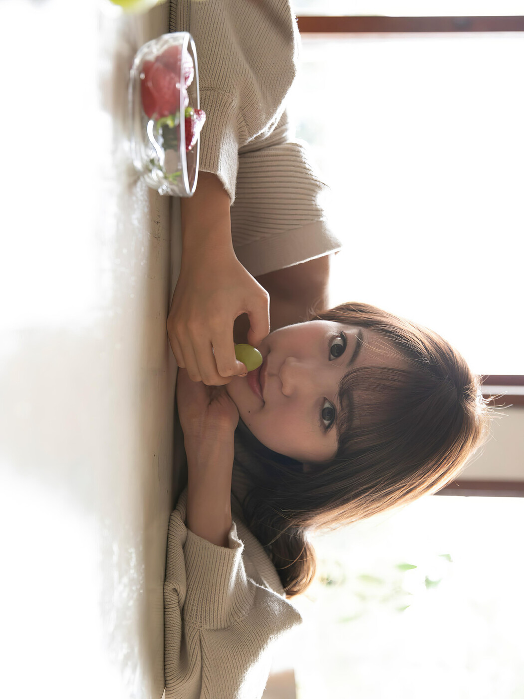 Yuumi Shida 志田友美, FLASHデジタル写真集 [アイドルの魂は美脚に宿る] Set.03