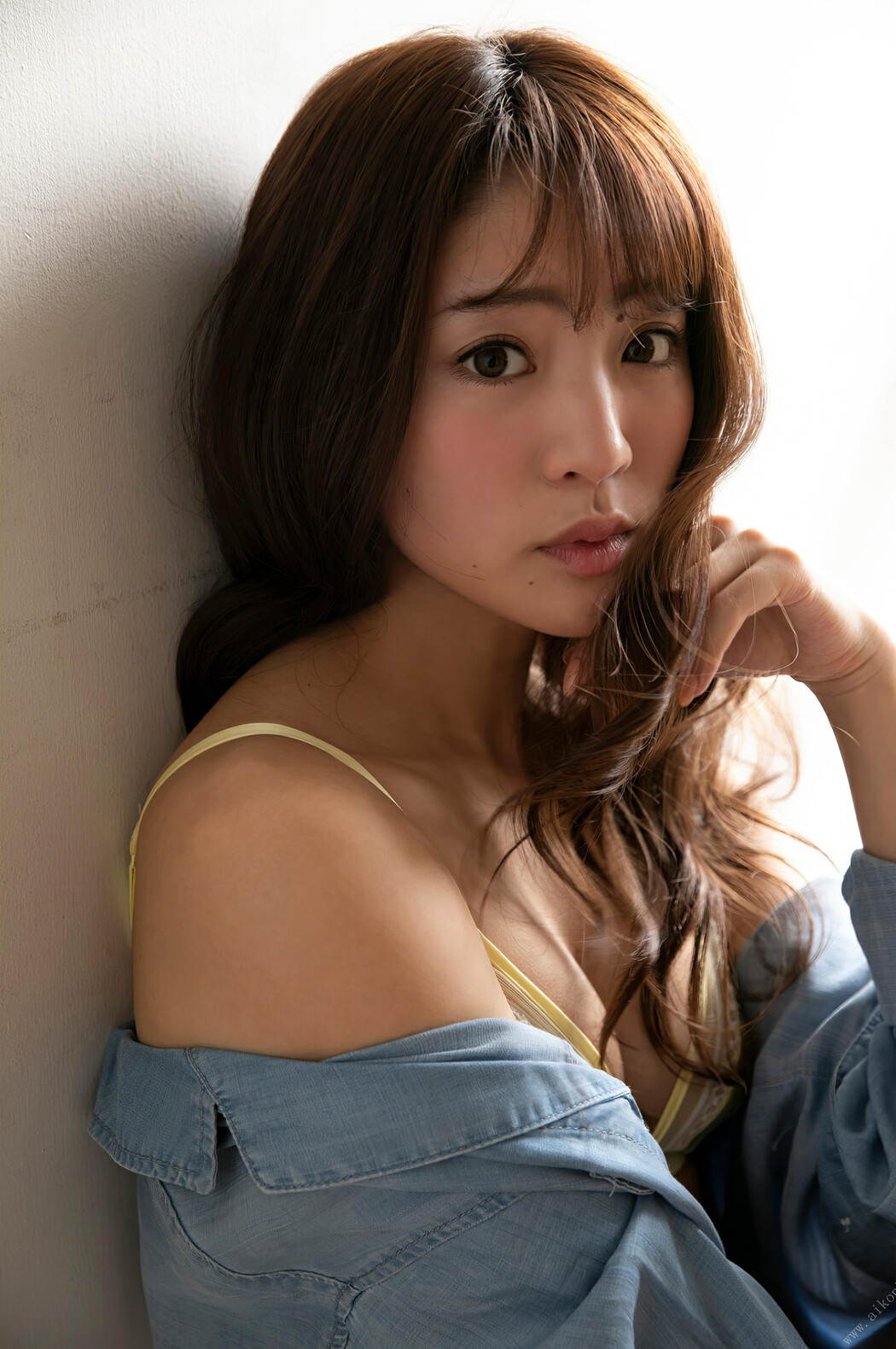 Yuumi Shida 志田友美, FLASHデジタル写真集 [アイドルの魂は美脚に宿る] Set.01