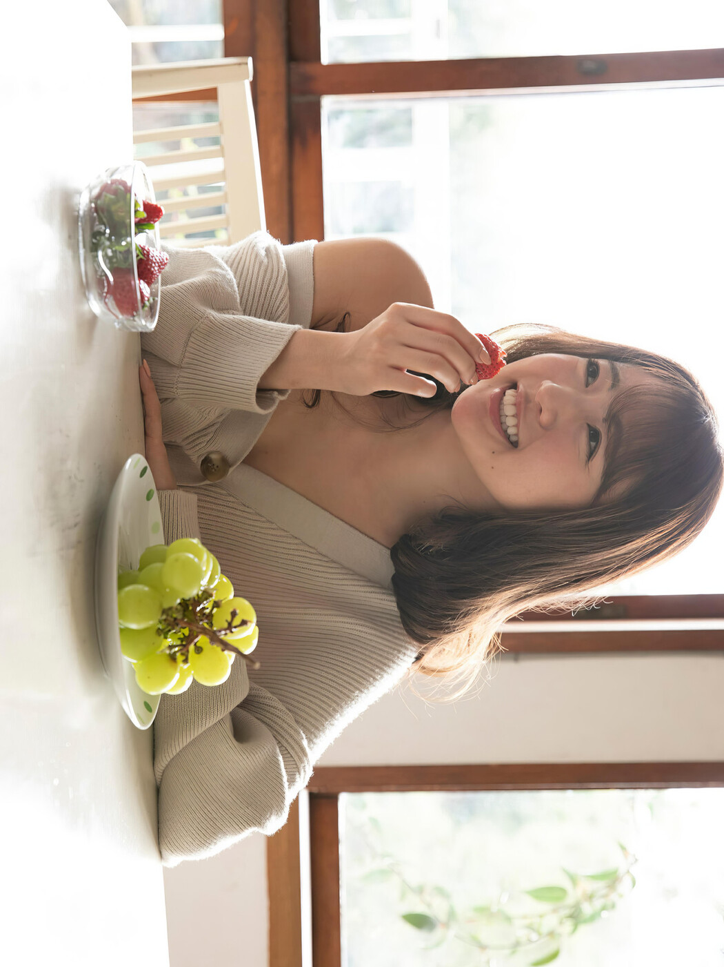 Yuumi Shida 志田友美, FLASHデジタル写真集 [アイドルの魂は美脚に宿る] Set.03