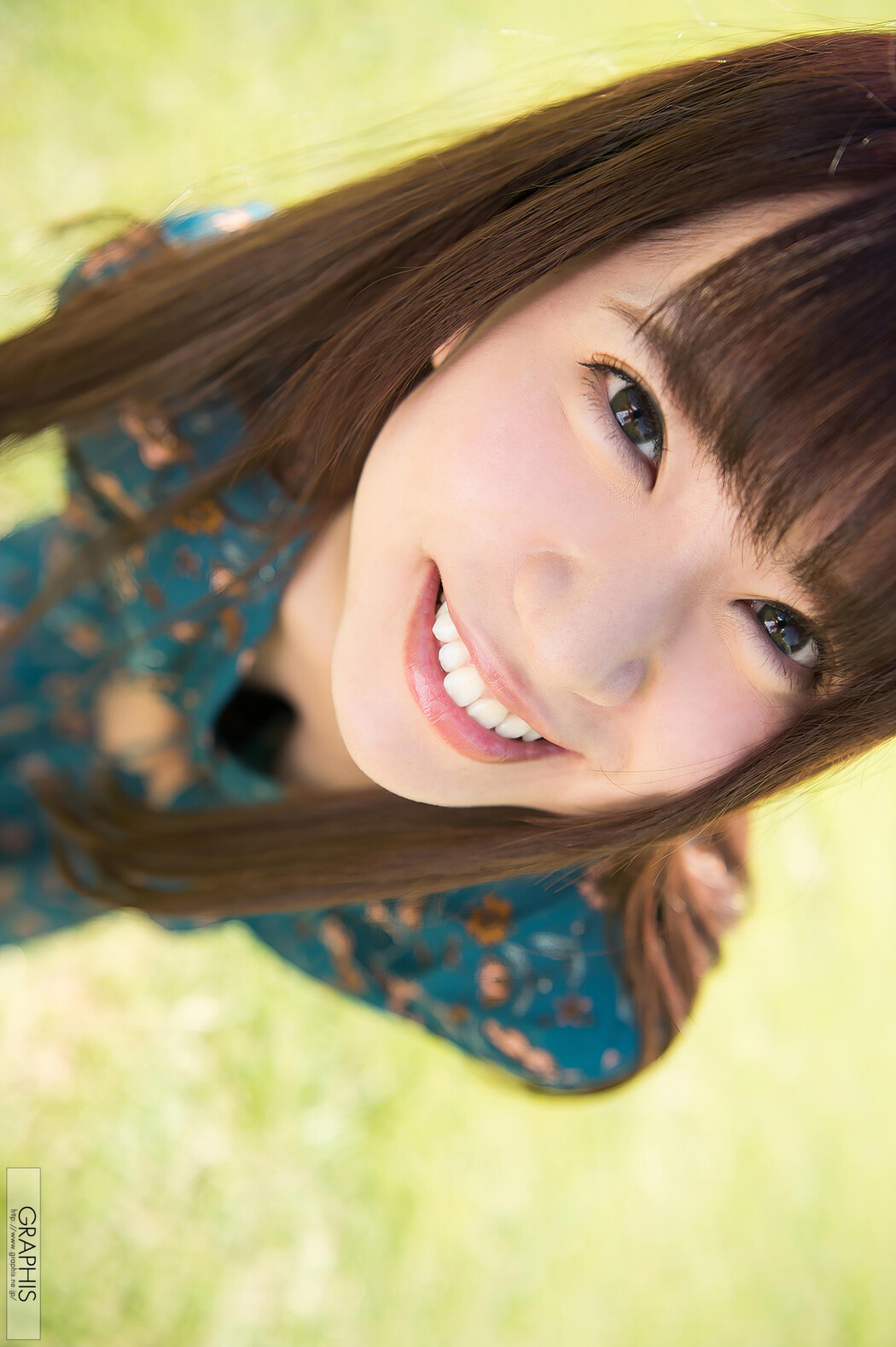 Rin Hatsumi 初美りん, [Graphis] Gals 『Look at me!』 Vol.01