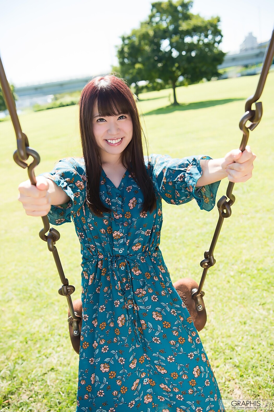 Rin Hatsumi 初美りん, [Graphis] Gals 『Look at me!』 Vol.01