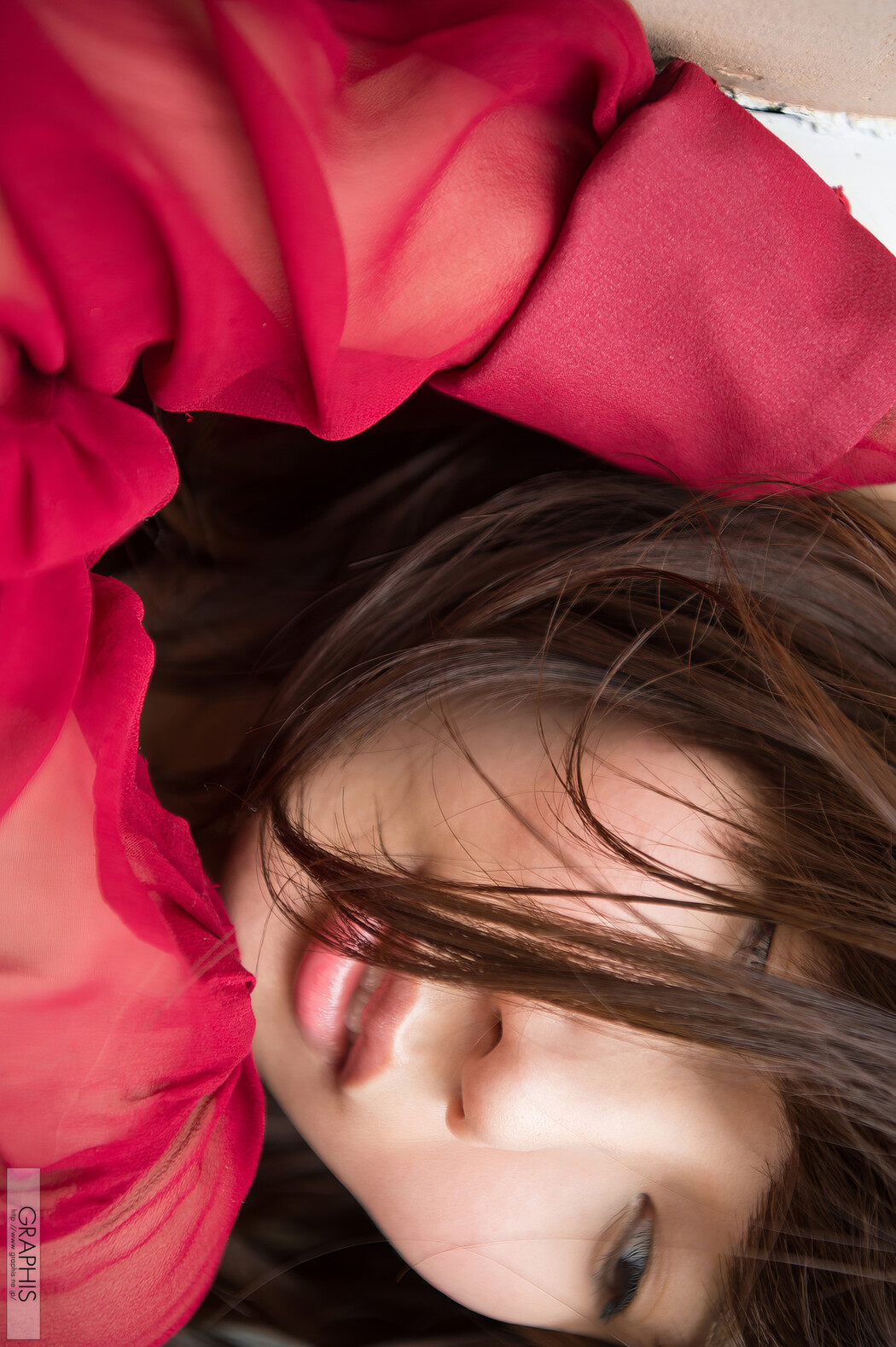 Mii Kurii 栗衣みい, [Graphis] First Gravure 初脫ぎ娘 Vol.04