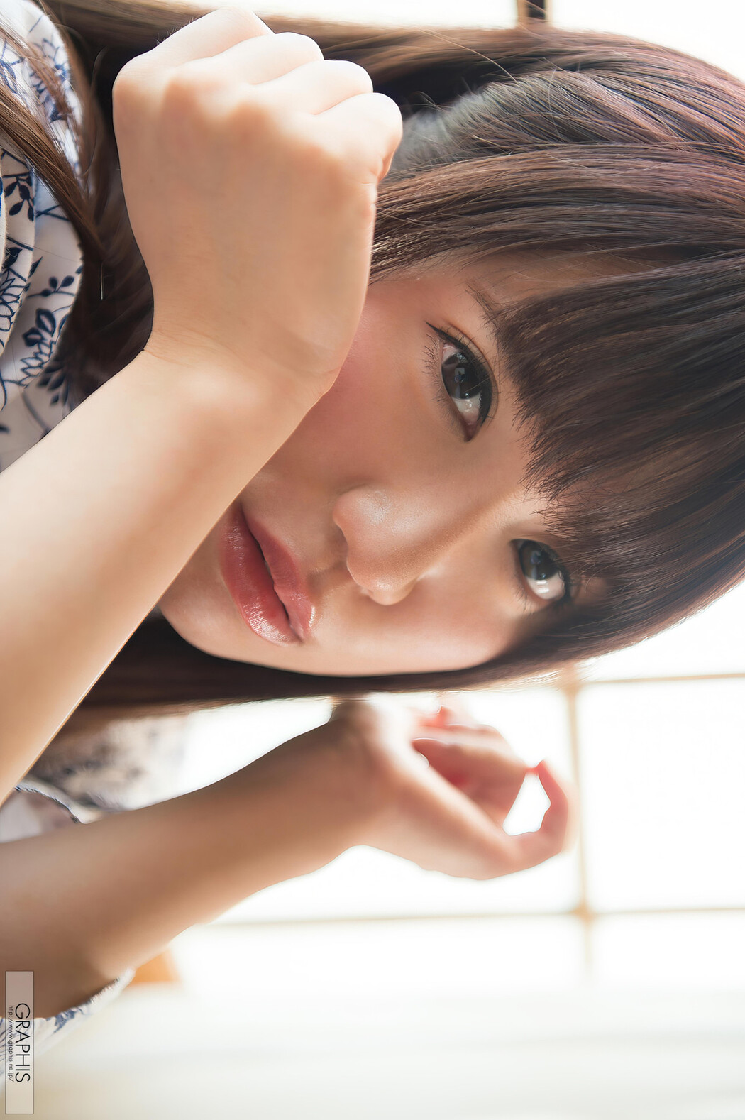Rin Hatsumi 初美りん, [Graphis] Gals 『Look at me!』 Vol.04