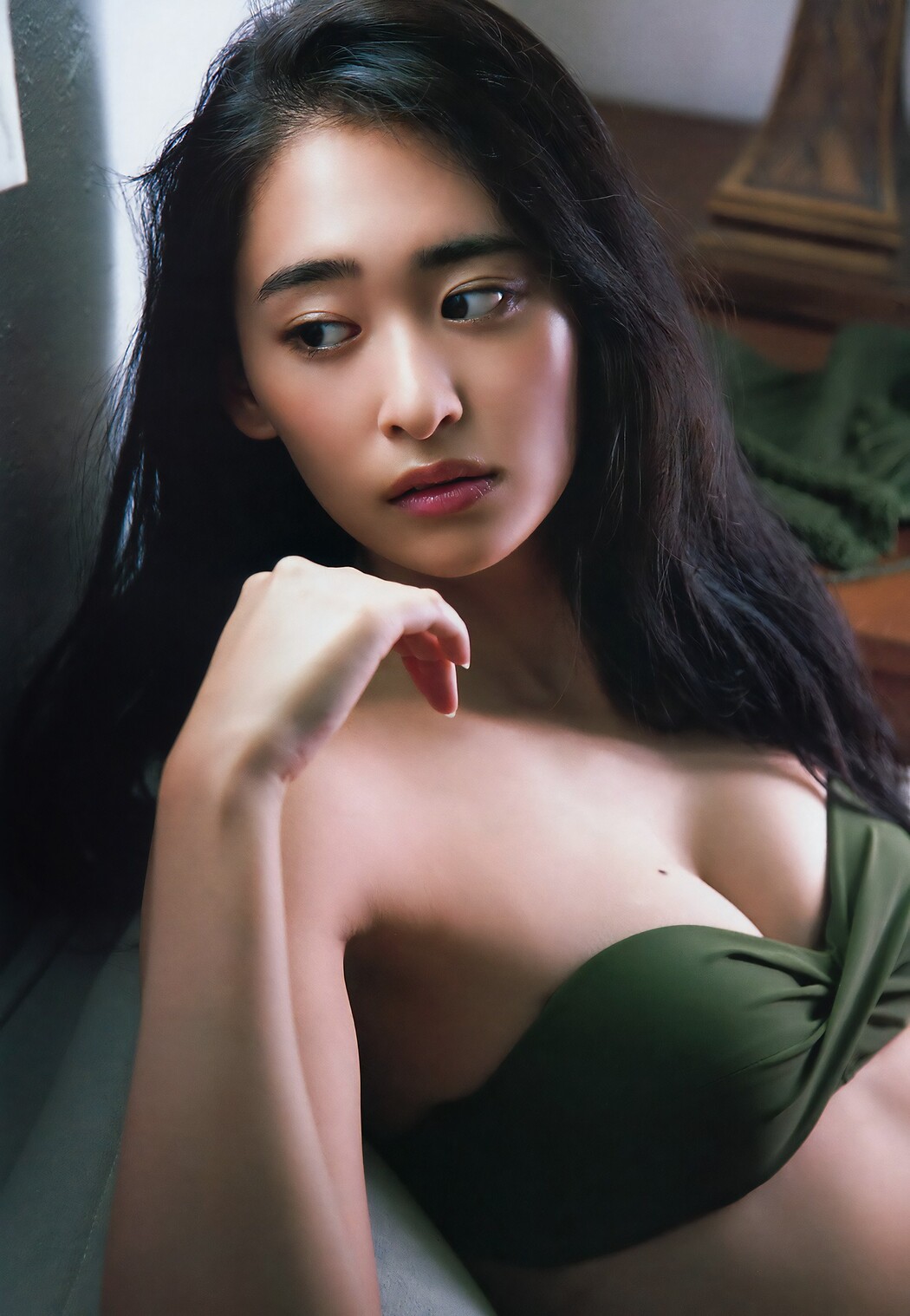 Miki Yanagi 柳美稀, Big Comic Spirits 2017 No.10 (ビッグコミックスピリッツ 2017年10号)