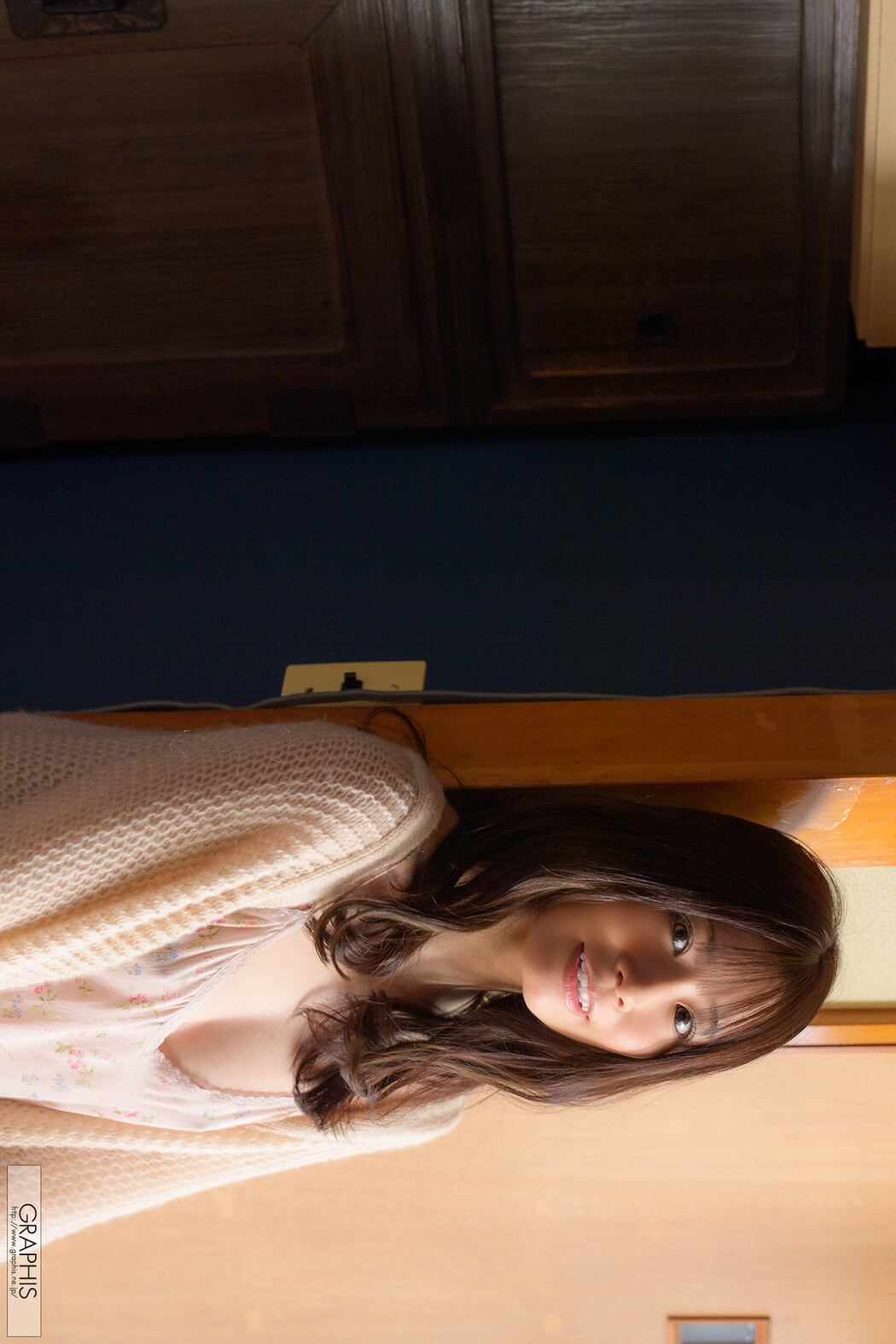 Nana Miho 未歩なな, [Graphis] Gals 「VIVACIOUS」 Vol.01+02