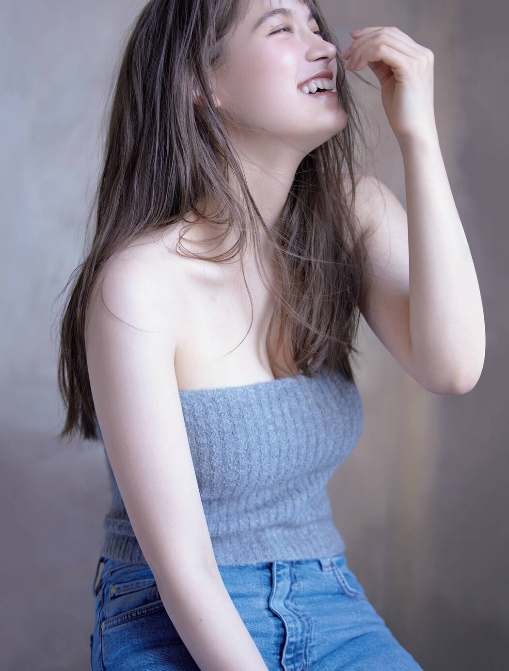 Naomi Trauden トラウデン直美, FRIDAY 2021.02.19 (フライデー 2021年2月19日号)