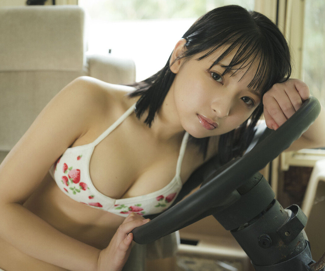 Runa Ichinose 一ノ瀬瑠菜, 週プレ Photo Book 「いちごと春」 Set.02