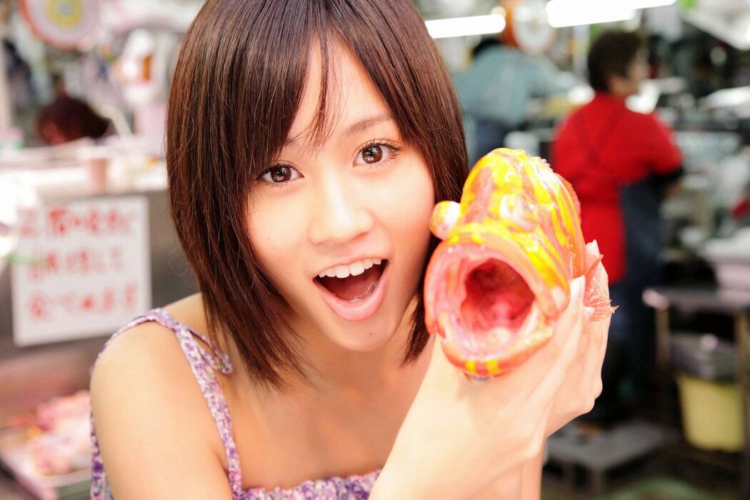 Atsuko Maeda << 4th Center Achan Appears >> [YS Web] Vol.330