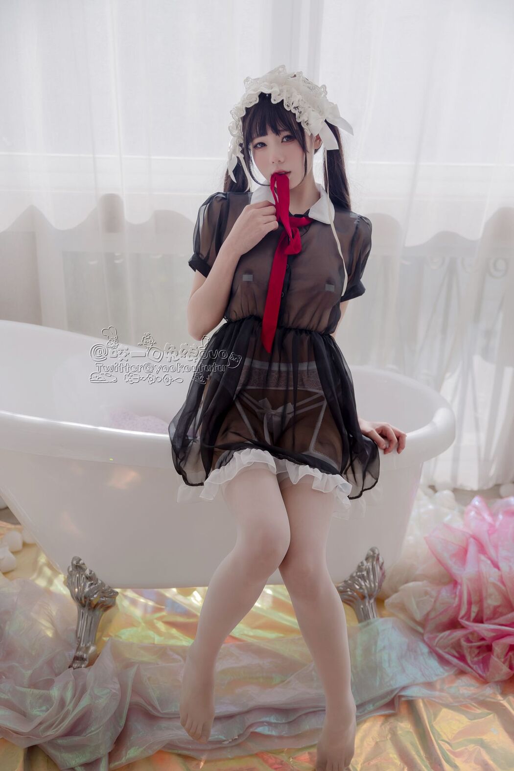 Coser@黏黏团子兔 – 黑白女仆