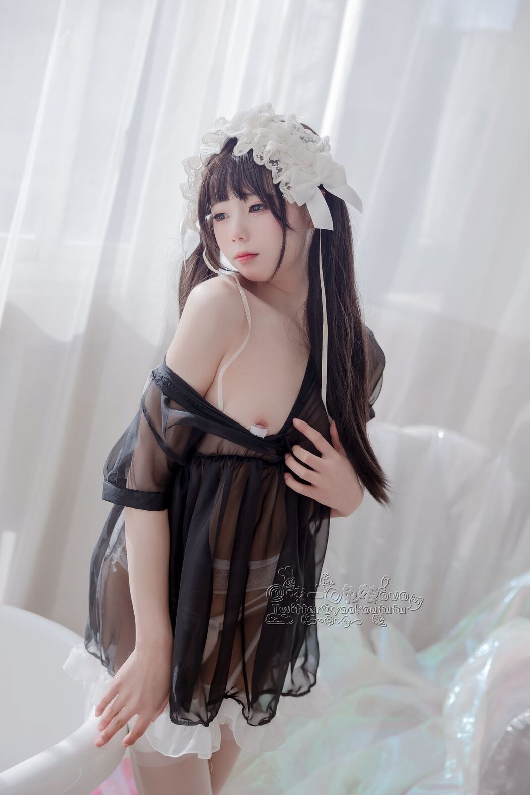 Coser@黏黏团子兔 – 黑白女仆