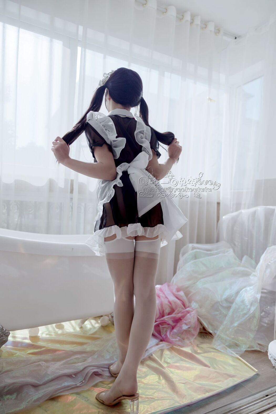 Coser@黏黏团子兔 – 黑白女仆