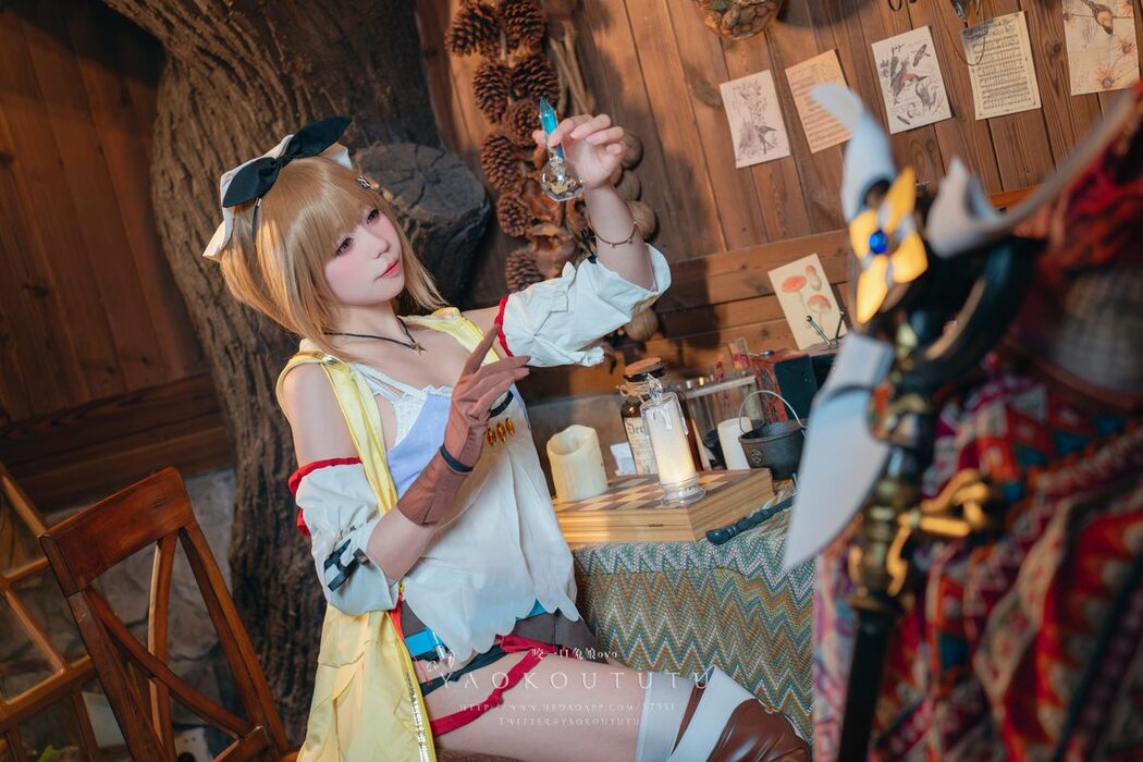 Coser@黏黏团子兔 – 『莱莎的秘密工坊』&和我交往吗
