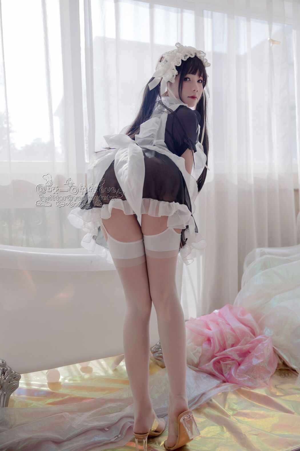 Coser@黏黏团子兔 – 黑白女仆