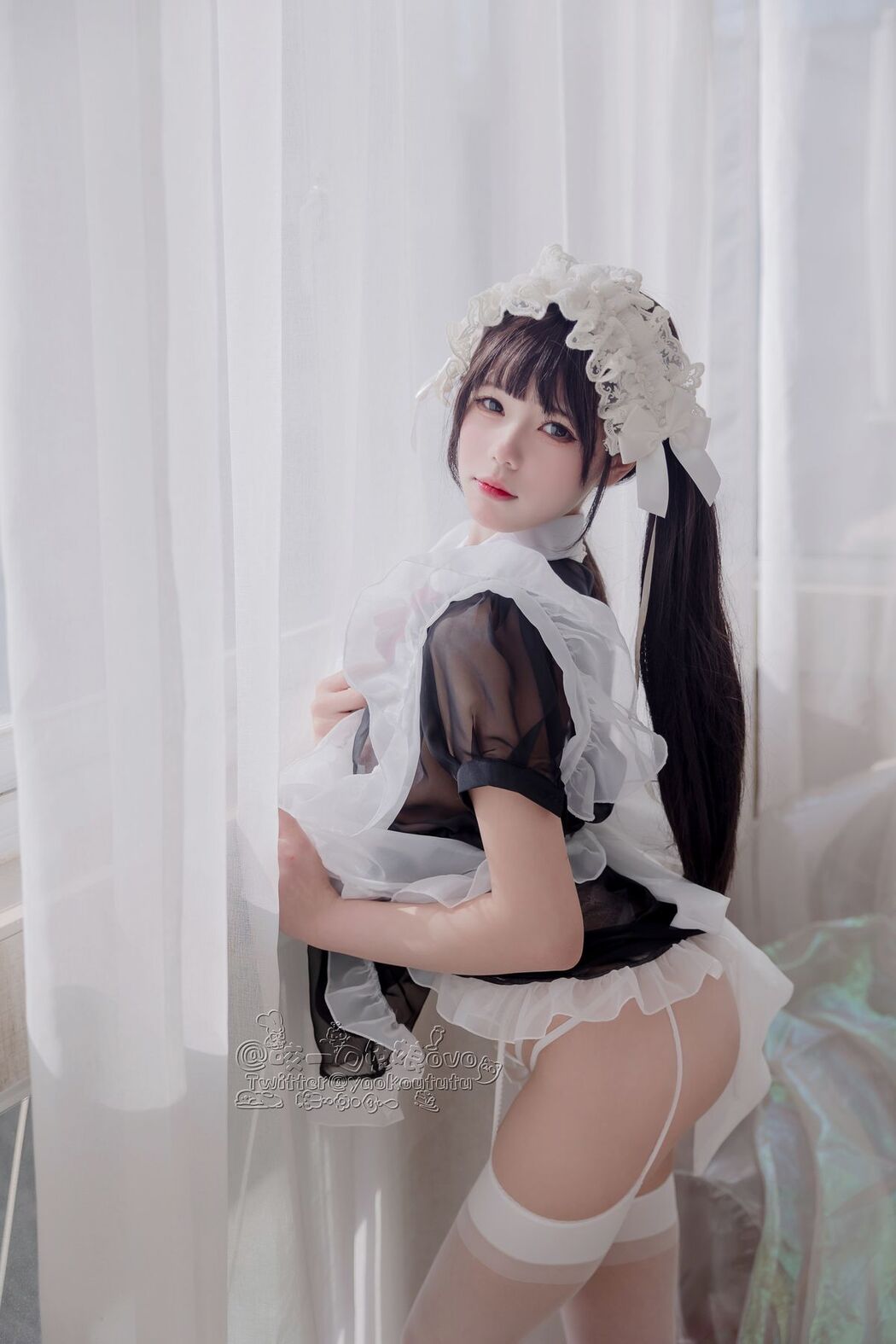 Coser@黏黏团子兔 – 黑白女仆