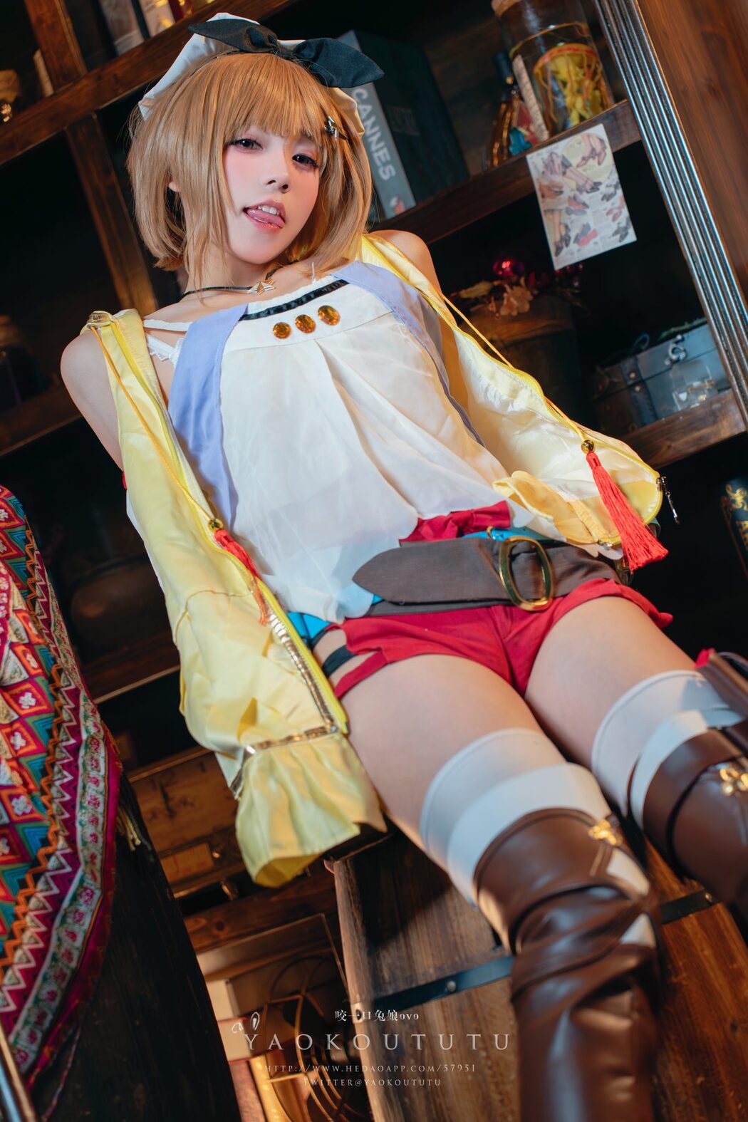 Coser@黏黏团子兔 – 『莱莎的秘密工坊』&和我交往吗