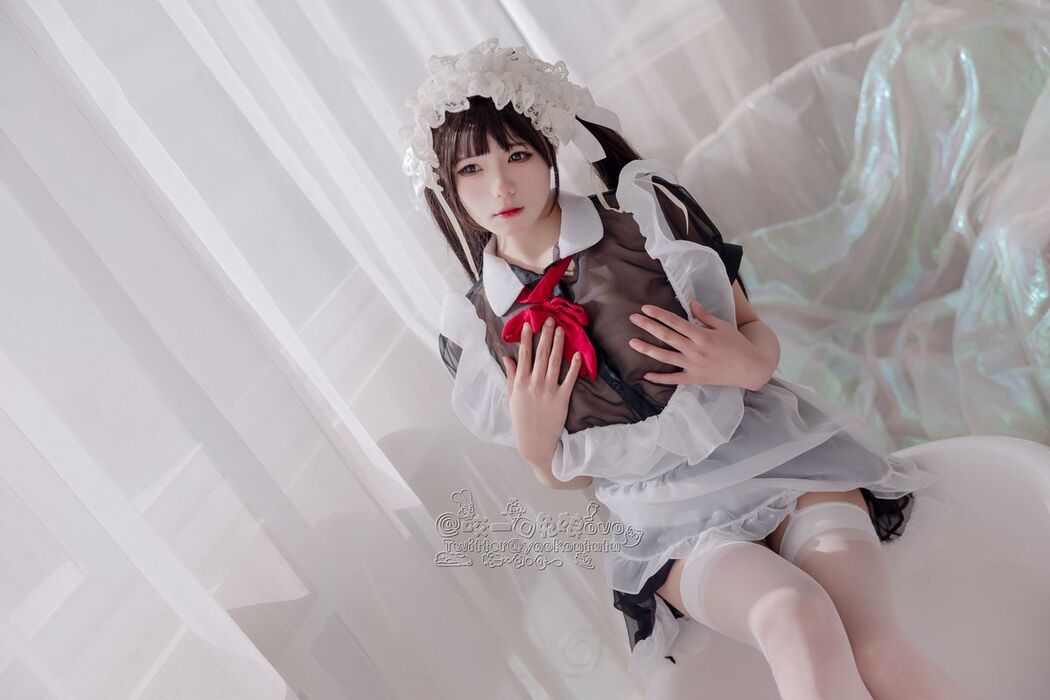 Coser@黏黏团子兔 – 黑白女仆