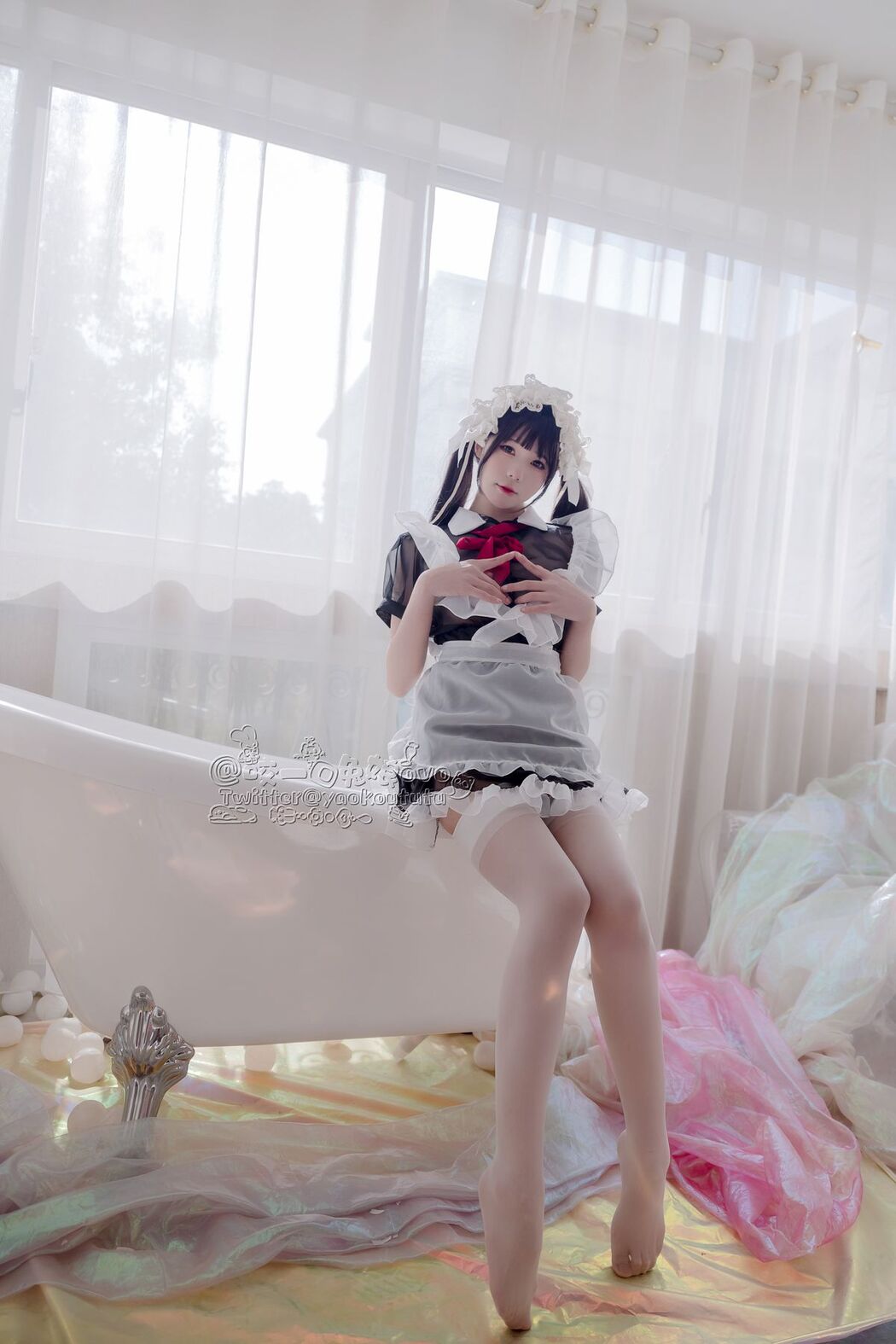 Coser@黏黏团子兔 – 黑白女仆