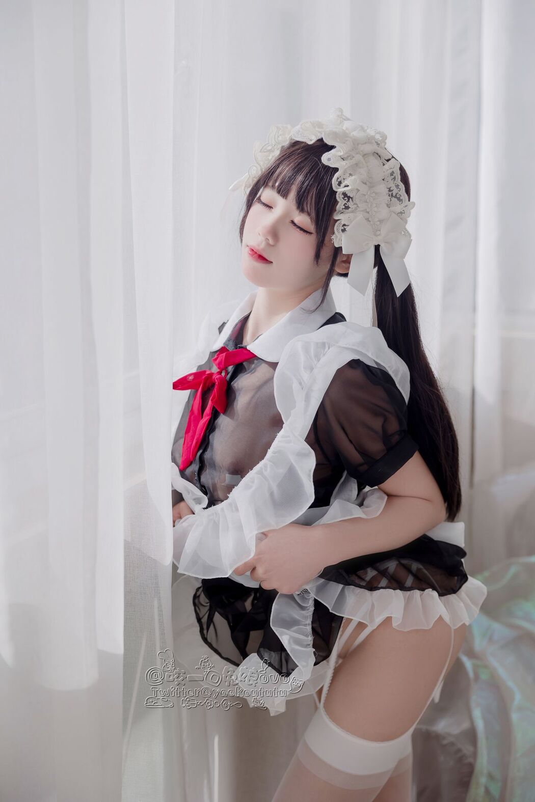 Coser@黏黏团子兔 – 黑白女仆