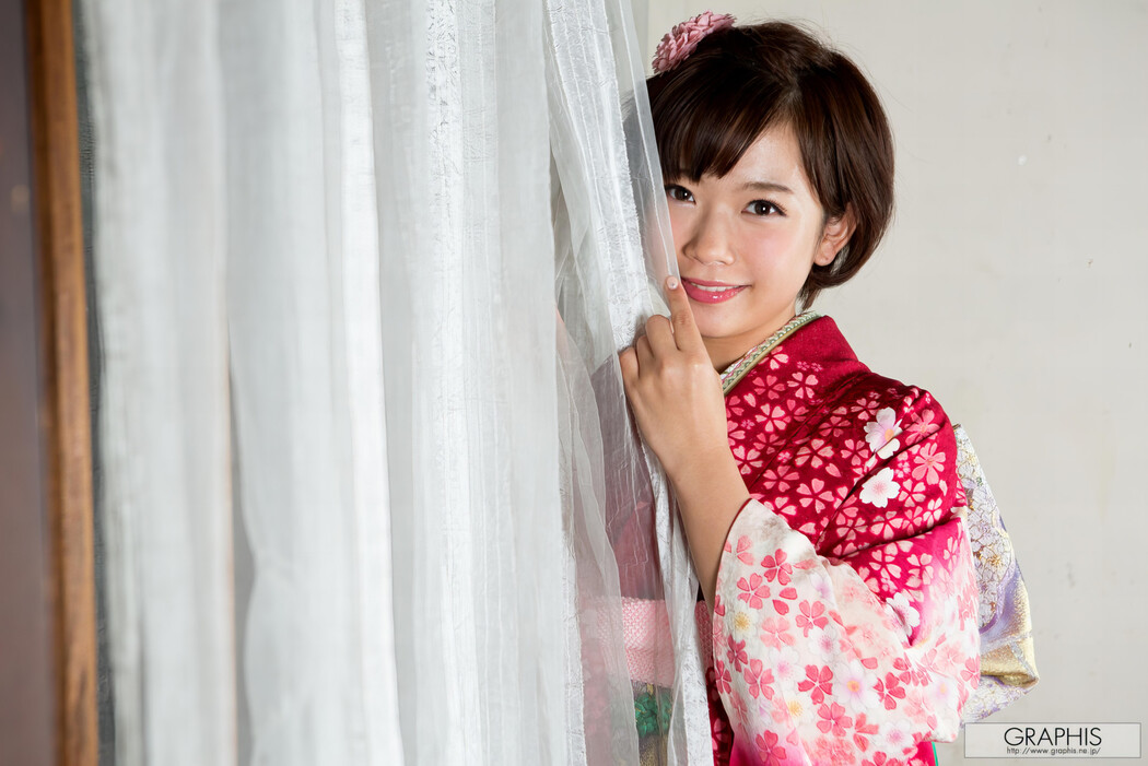 紗倉まな・小島みなみ, Graphis New Year Special Cover Photo