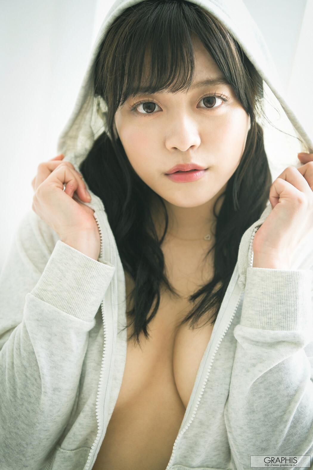 Kanon Kanade 奏音かのん, Graphis Calendar 2024.03