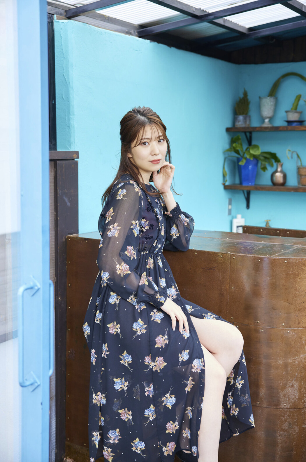 Aika Yamagishi 山岸逢花, FRIDAYデジタル写真集 「White Lily & Red Rose」 Set.01 Cover Photo