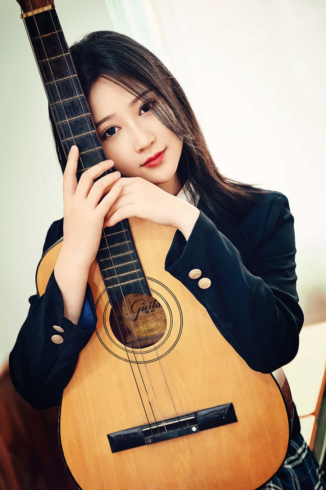 年年Nnian 月刊少女 Cover Photo