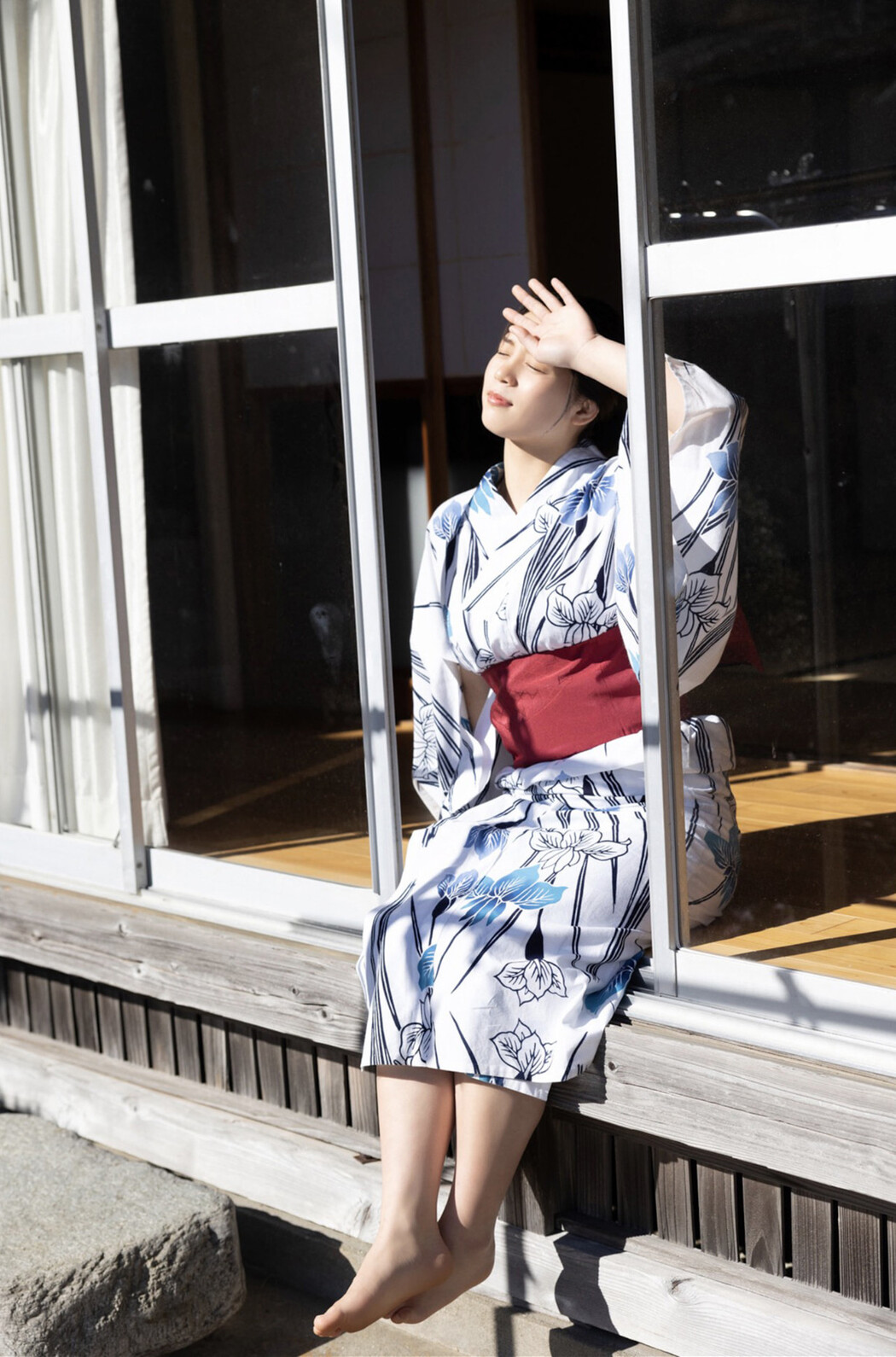 Miyabi Yamaoka 山岡雅弥, FRIDAYデジタル写真集 「彼女と暮らせば」 Set.01 Cover Photo