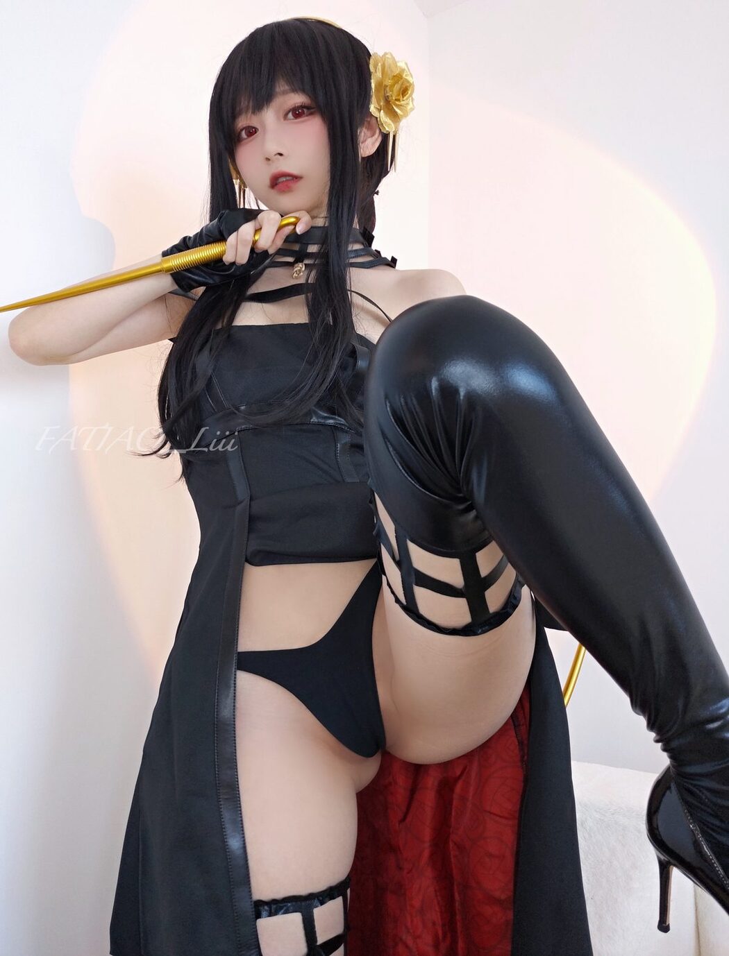 Coser@发条少女 迷之呆梨 Fatiao Liii – 自撮り写真 Yor Forger 约尔·福杰