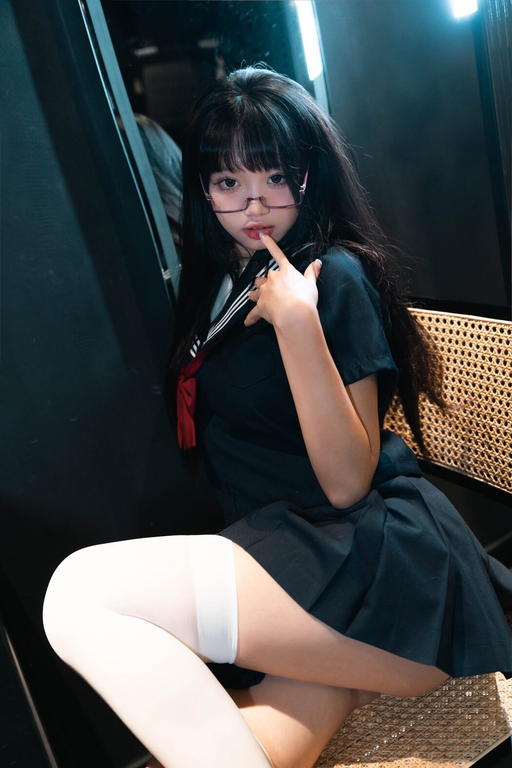 Coser@柒柒要乖哦 – 白丝死库水 A