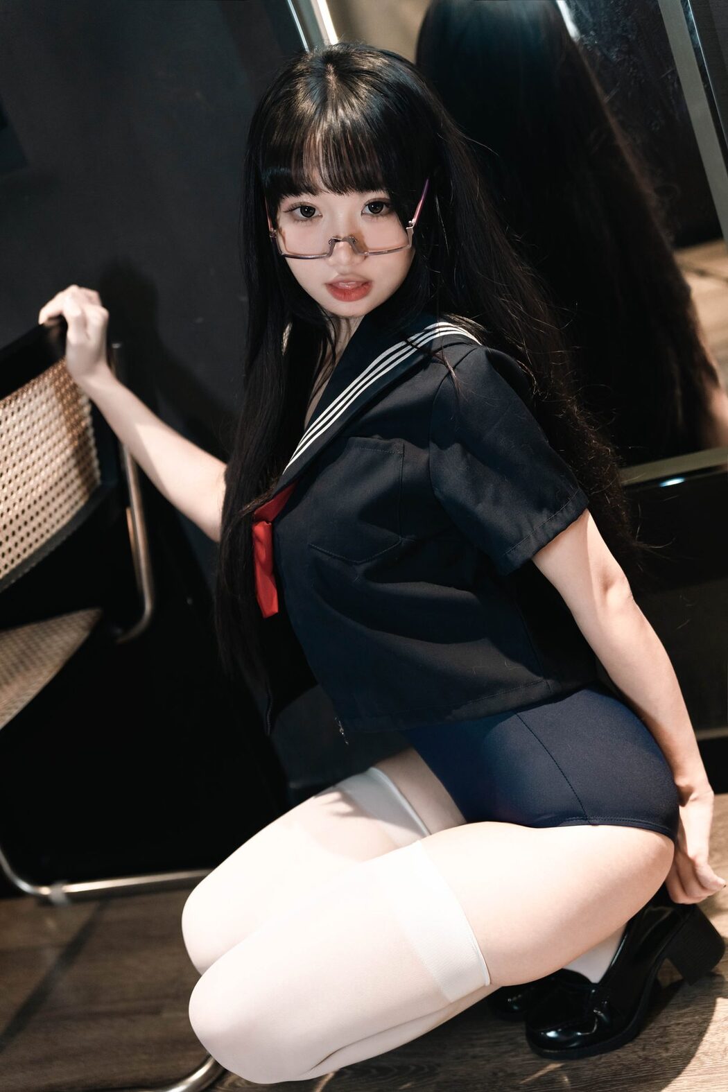 Coser@柒柒要乖哦 – 白丝死库水 B