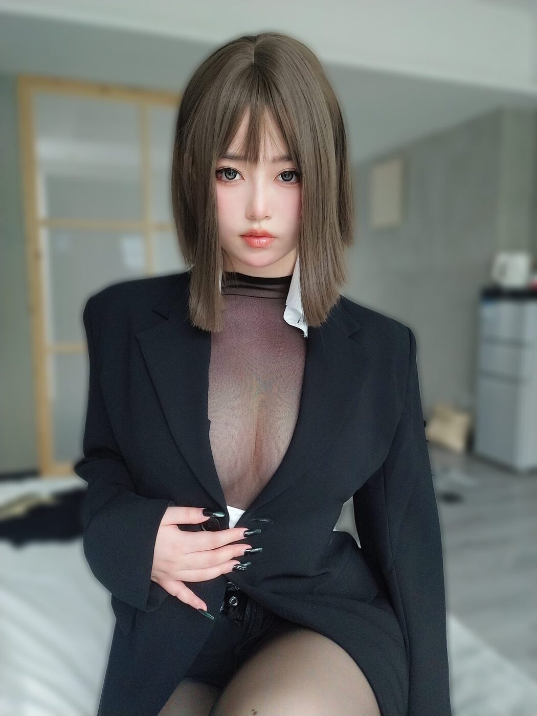 Coser@女主K – 大胆的秘书