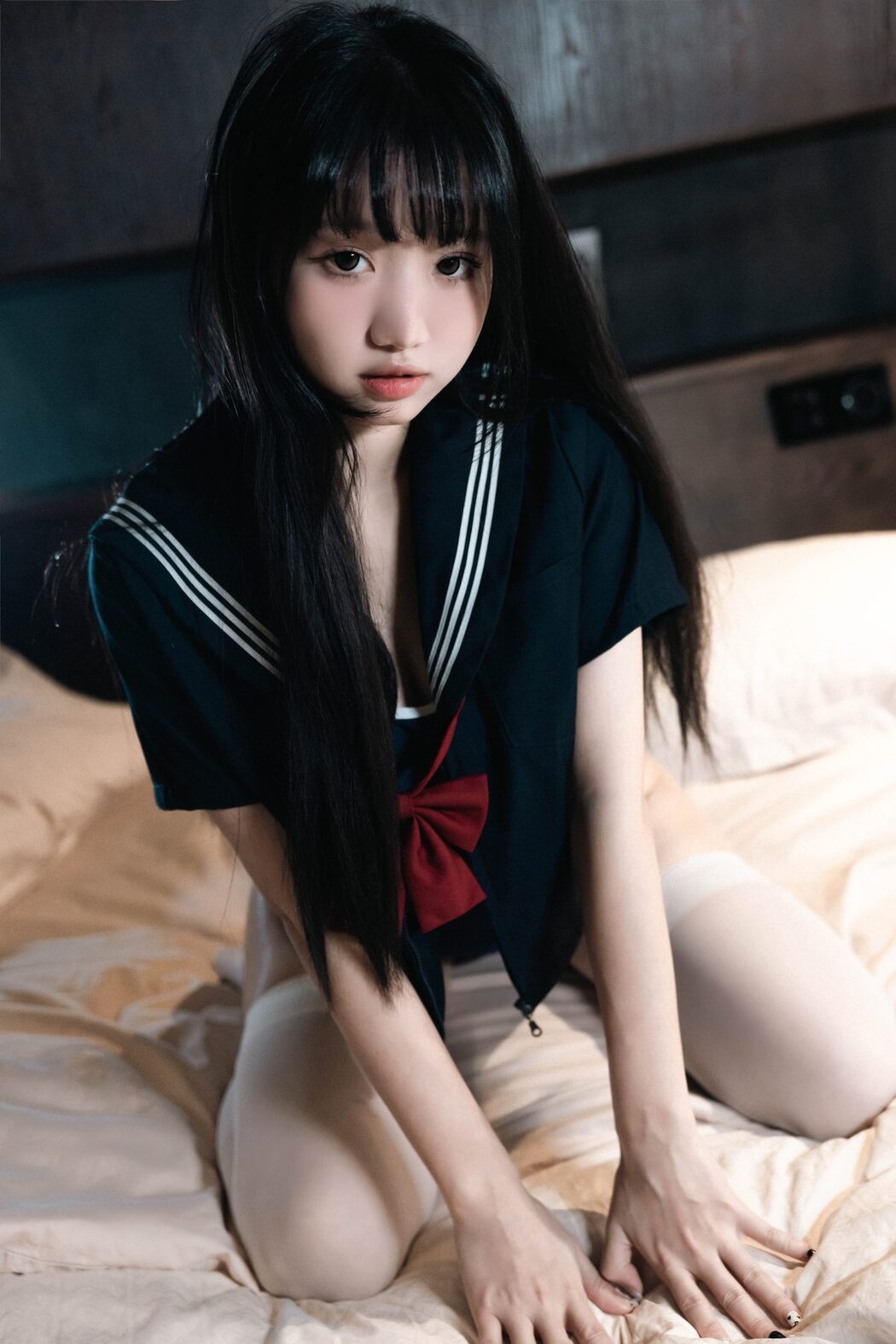 Coser@柒柒要乖哦 – 白丝死库水 B