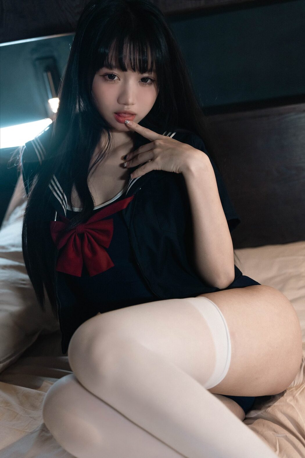 Coser@柒柒要乖哦 – 白丝死库水 B