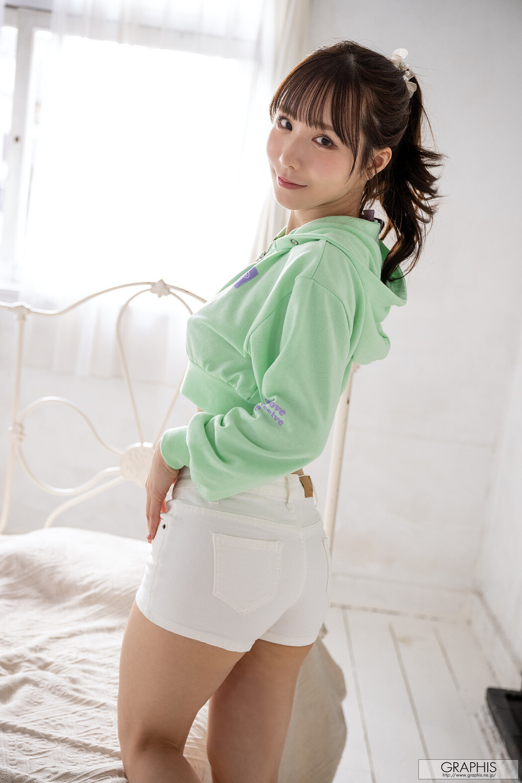 Ao Ebisaki 海老咲あお, Graphis First Gravure Vol.04 Cover Photo