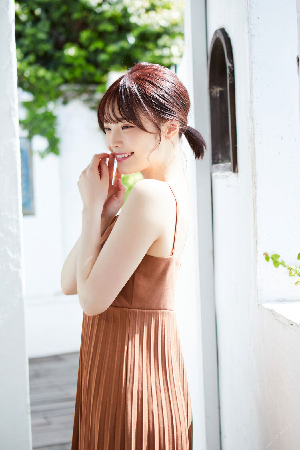 Himeka Araya 新谷姫加, FRIDAYデジタル写真集 「魅惑のＳライン」 Set.03 Cover Photo