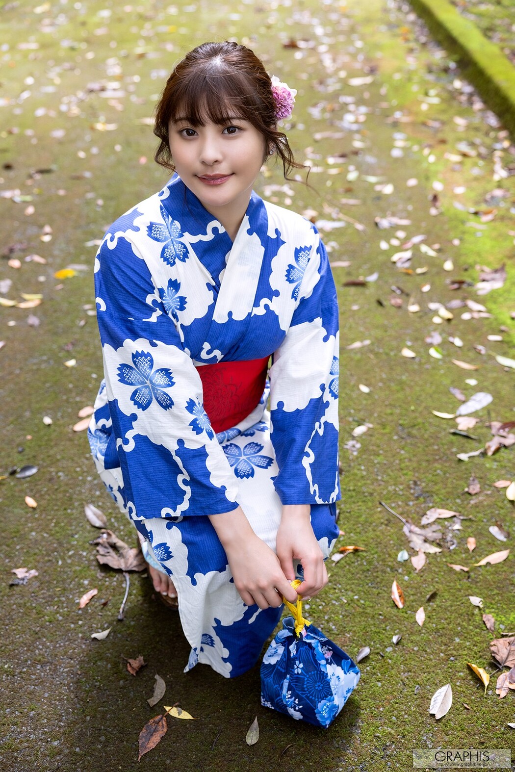 Hina Nitori 似鳥日菜, Graphis Gals 「Voluptuous」 Vol.01 Cover Photo