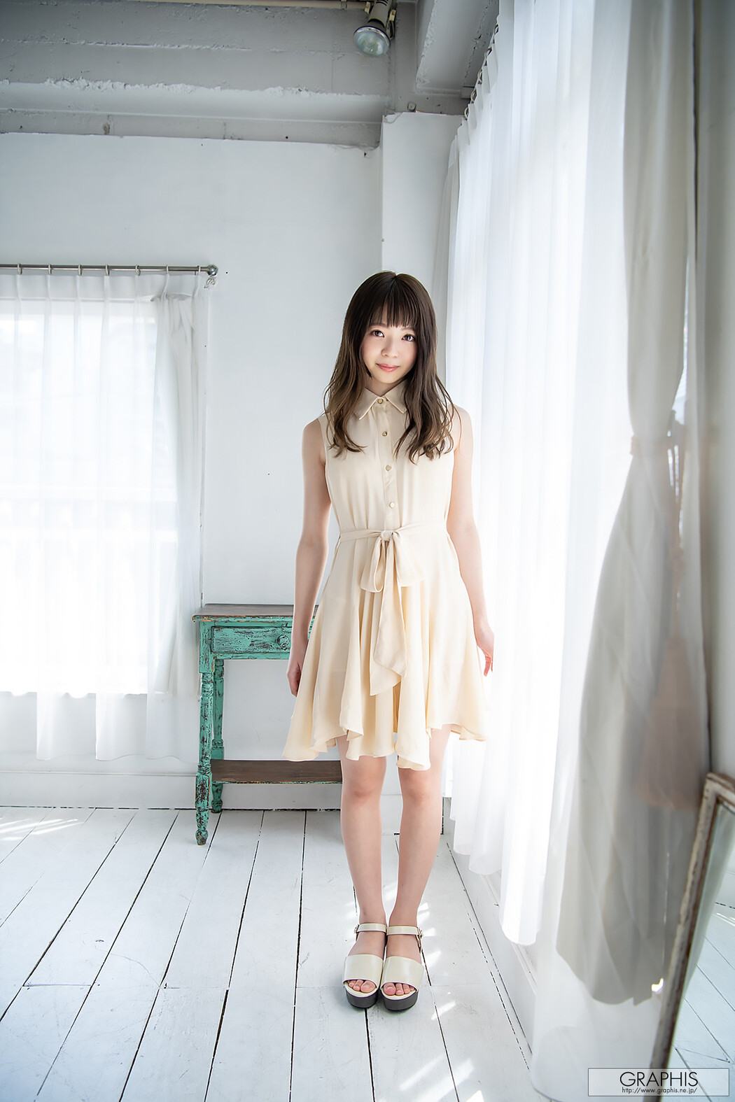 Izuna Maki 槙いずな, Graphis First Gravure 初脫ぎ娘 Vol.01 Cover Photo