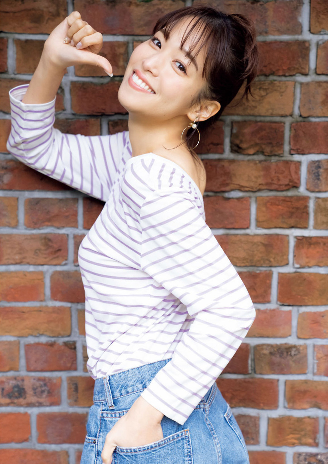 Reina Sumi 鷲見玲奈, Big Comic Spirits 2021 No.14 (ビッグコミックスピリッツ 2021年14号)