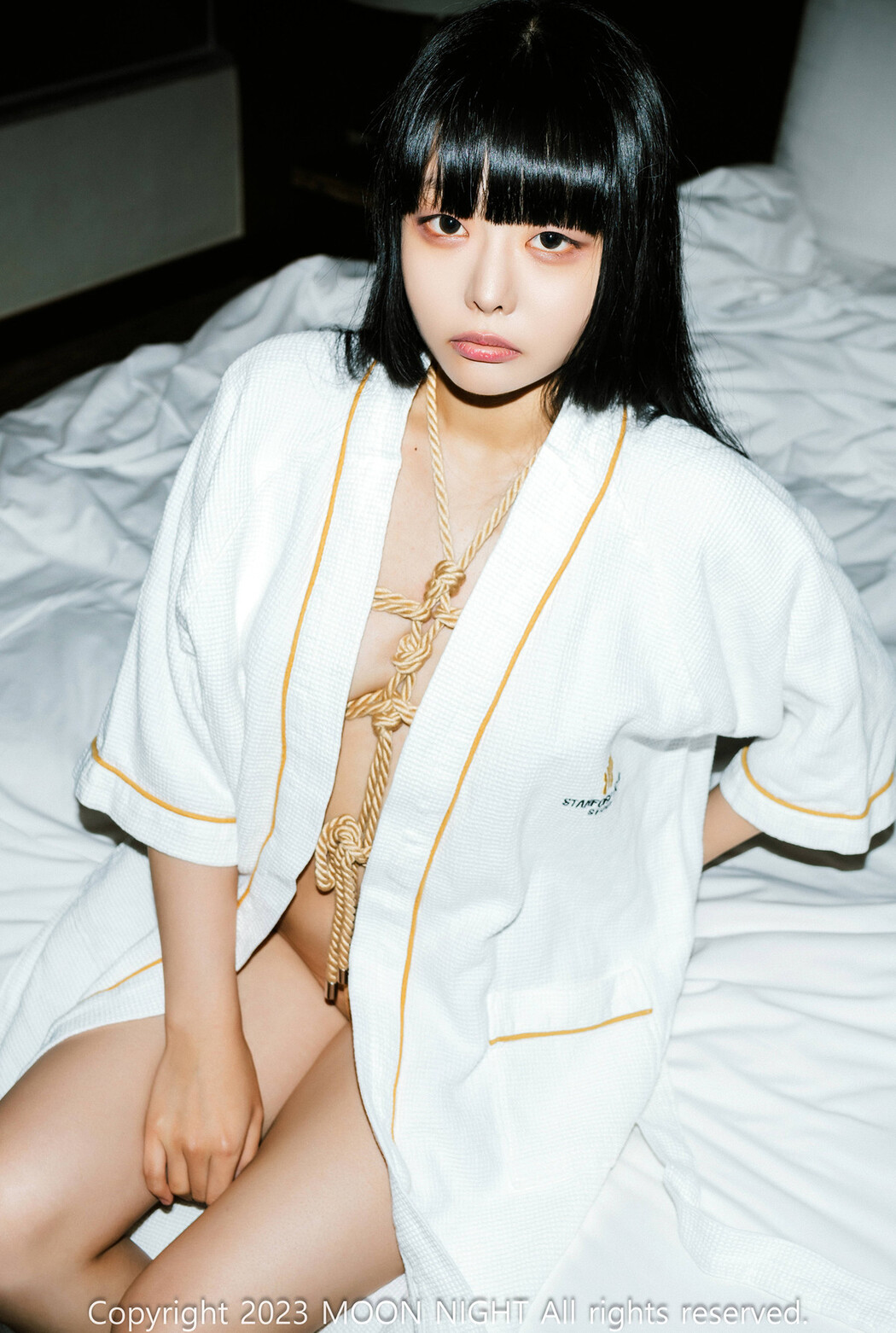 Min-Ah 민아, Moon Night Snap &#8216;Tie Min-Ah&#8217; Set.01