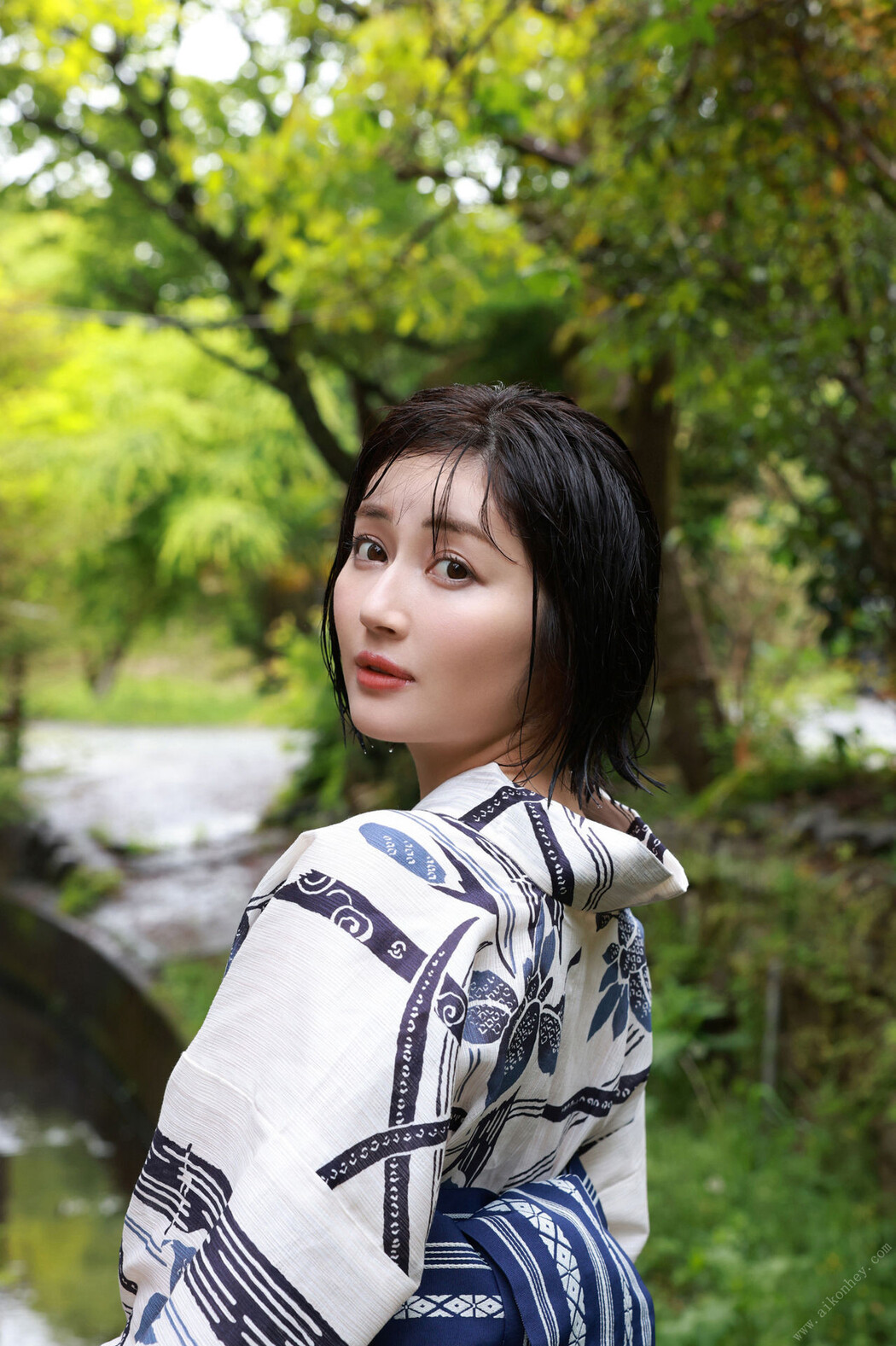 Manami Shindo 新藤まなみ, FRIDAYデジタル写真集 「Quenns オール未公開スペシャル Edition Vol.4」 Set.04