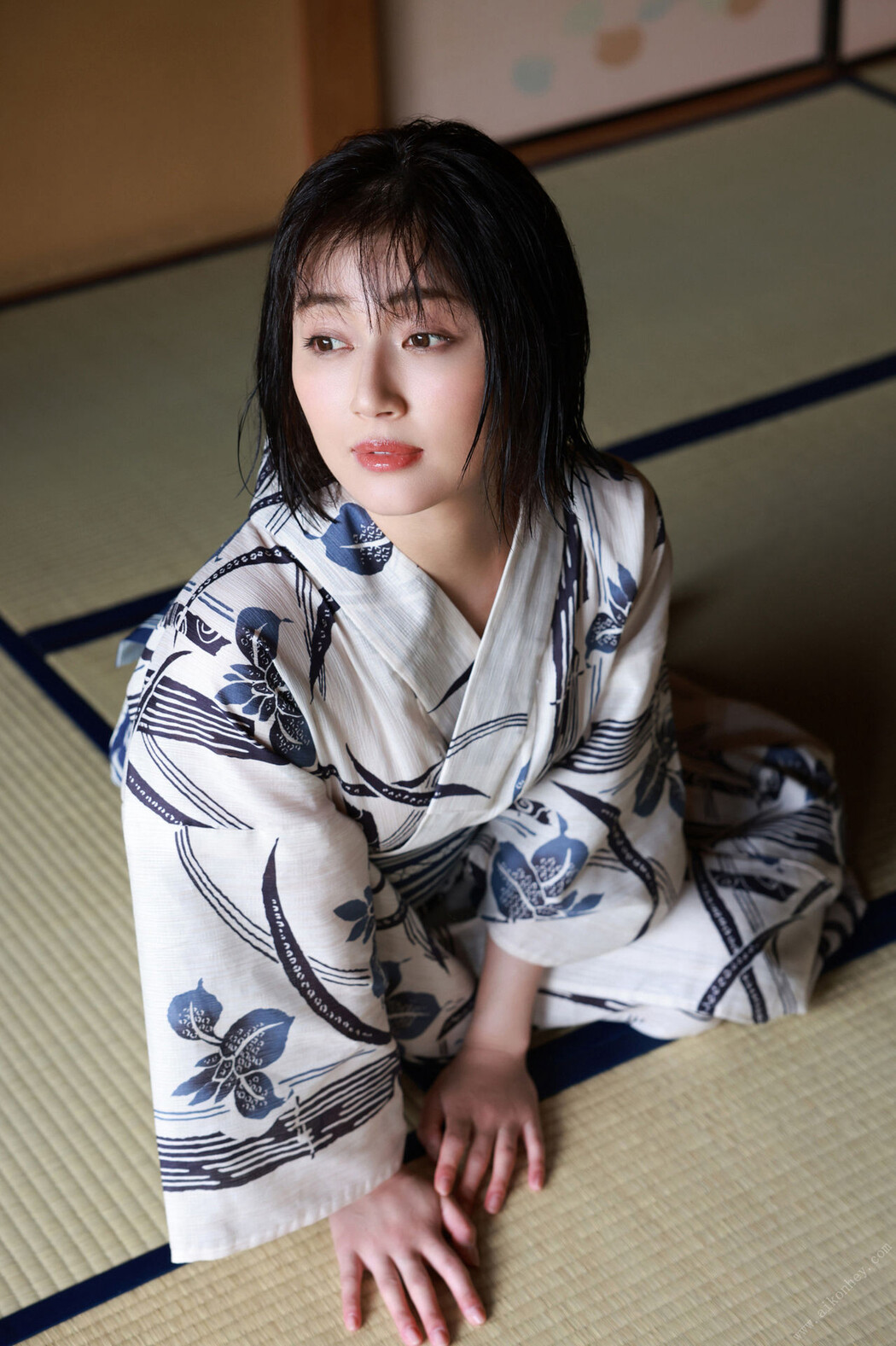 Manami Shindo 新藤まなみ, FRIDAYデジタル写真集 「Quenns オール未公開スペシャル Edition Vol.4」 Set.04