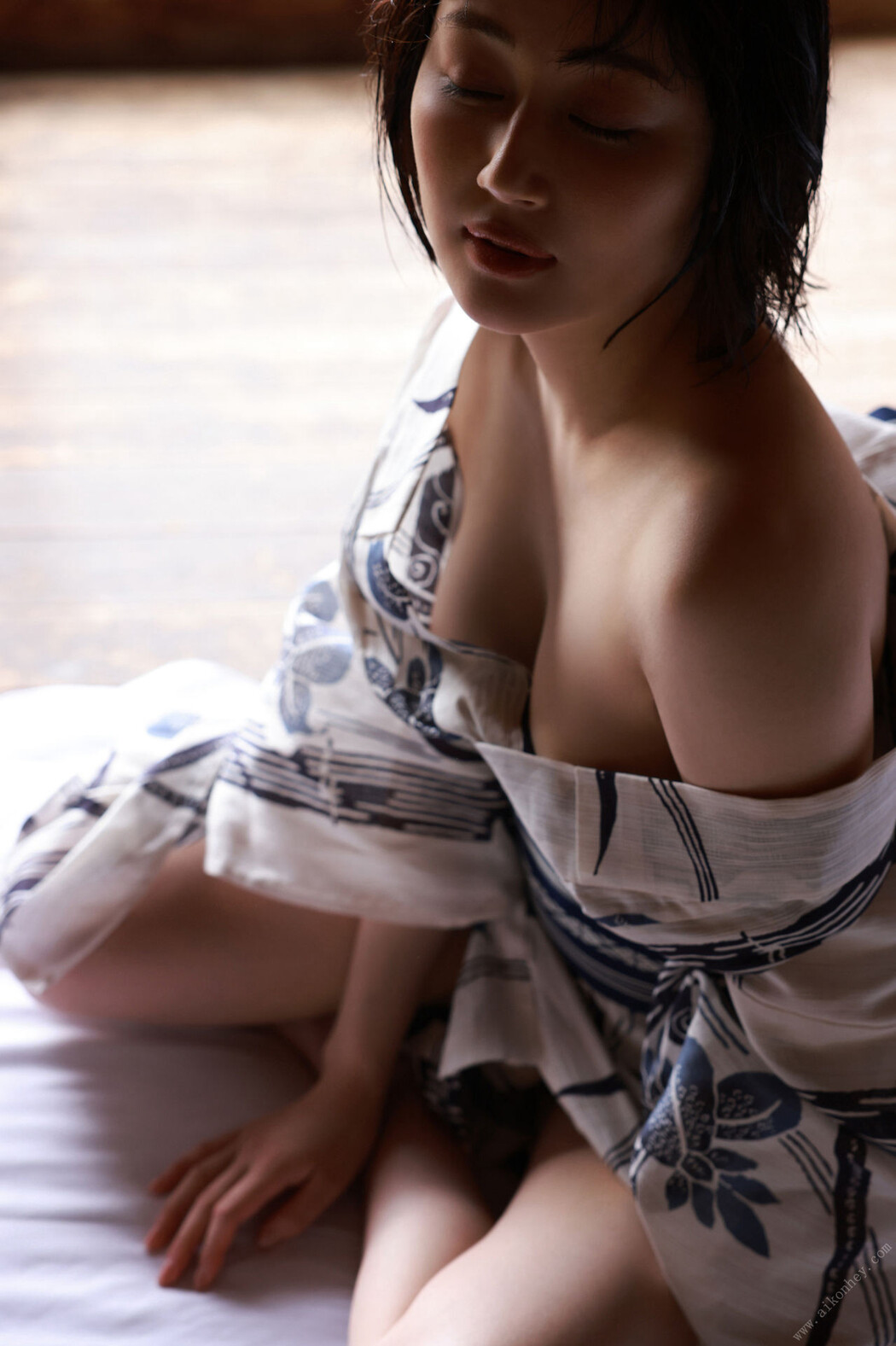 Manami Shindo 新藤まなみ, FRIDAYデジタル写真集 「Quenns オール未公開スペシャル Edition Vol.4」 Set.04