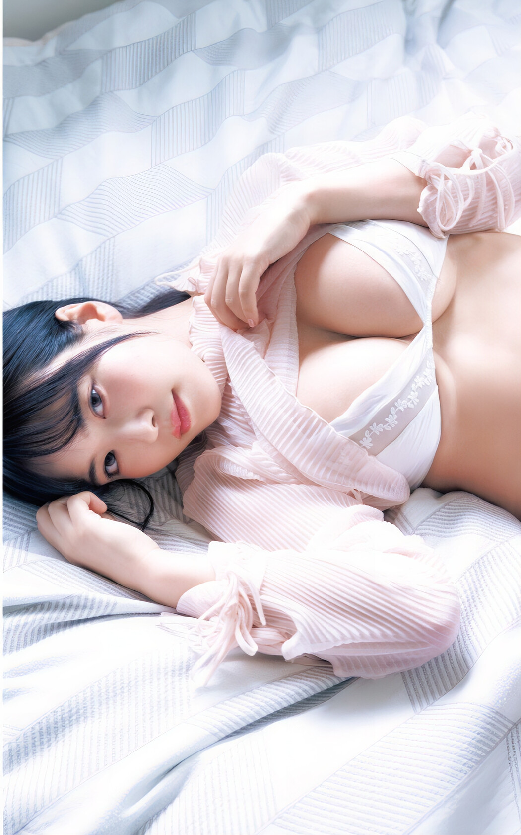 Umi Shinonome 東雲うみ, Young Jump 2024 No.49 (ヤングジャンプ 2024年49号)