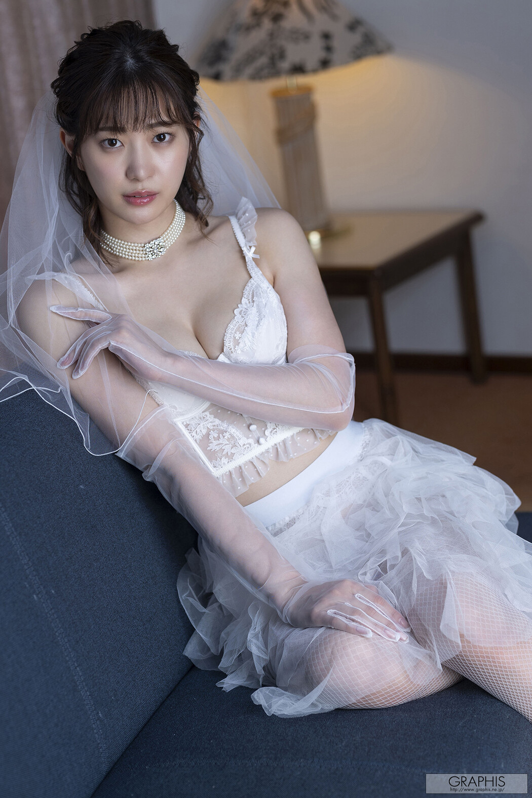 Akari Mitani 美谷朱里, Graphis Gals 「Vermilion」 Vol.07 Cover Photo